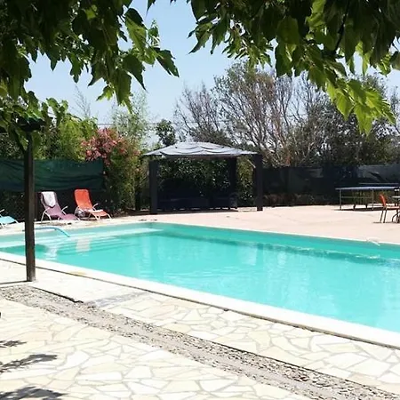 Вилла Domaine Alicia *